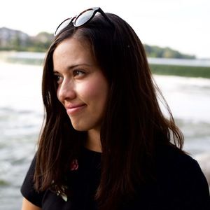 Meet your Posher, Crystal